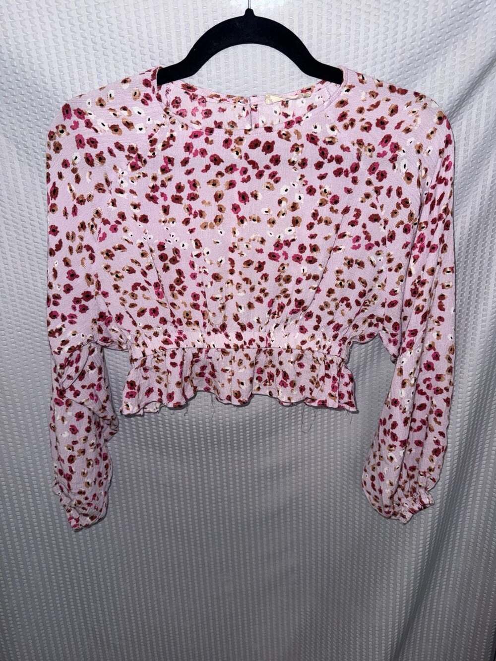 Altar'd State Pink Floral Long Sleeve Ruffle Hem Crop Top Size XS